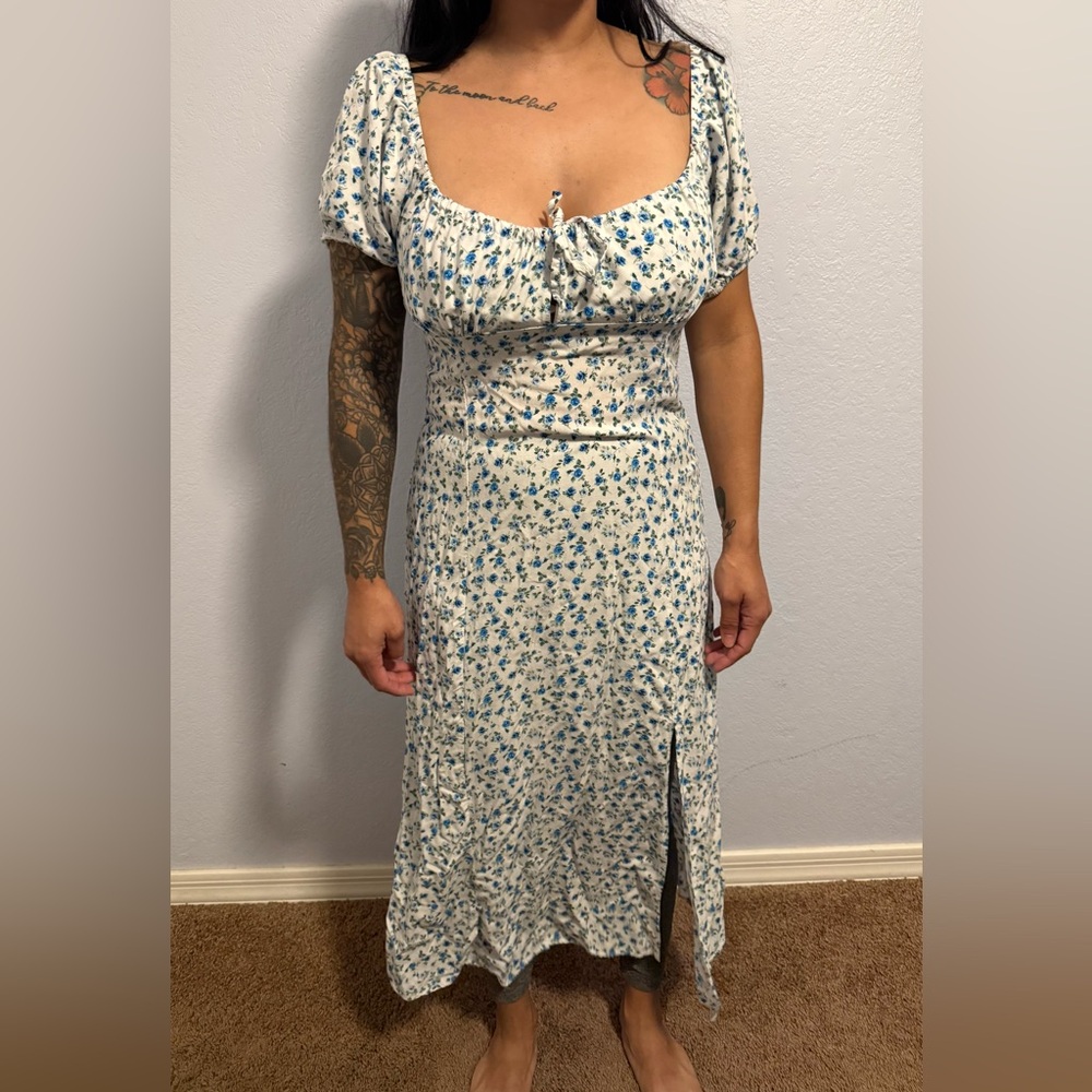 Madden Girl White and Blue Floral Blouse